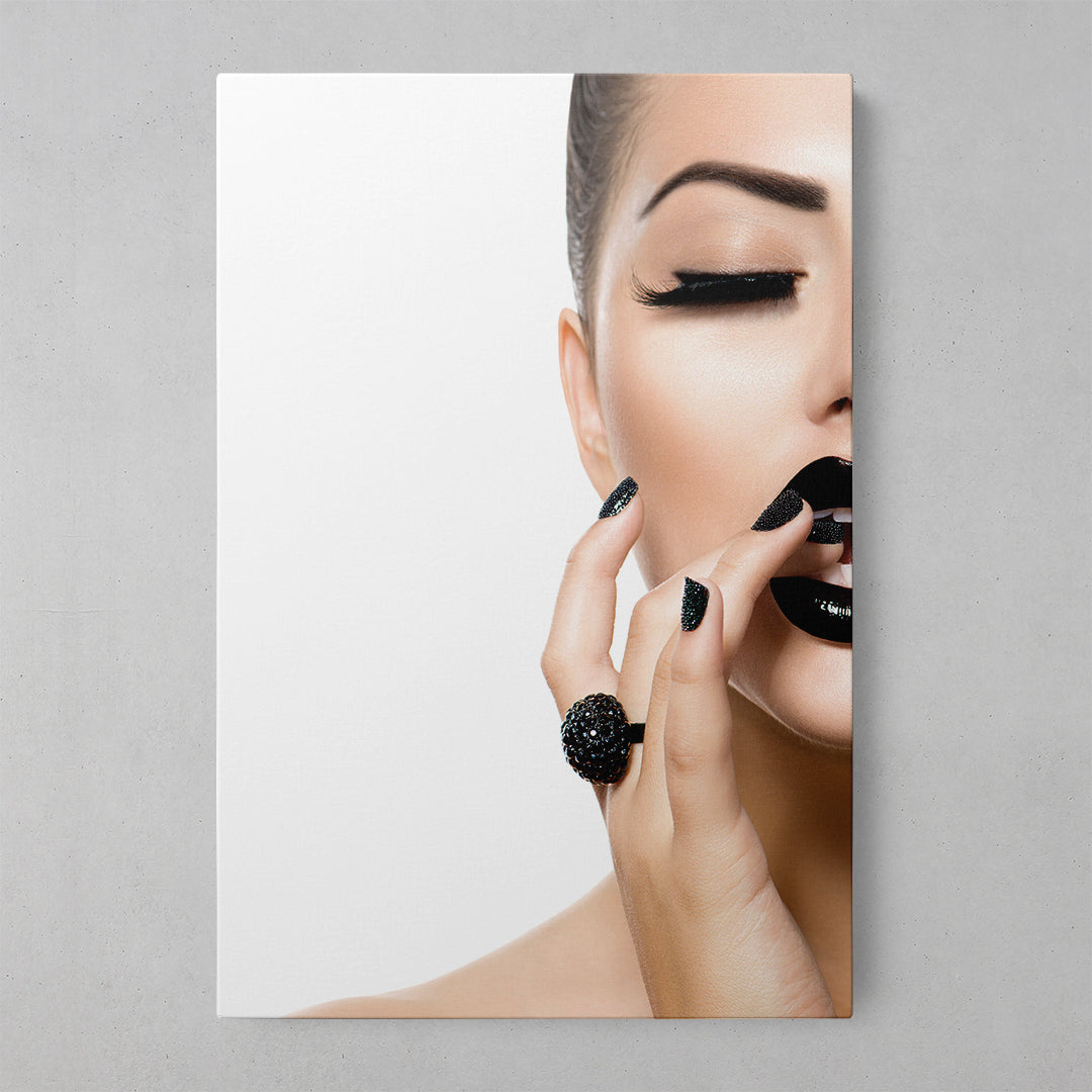 Chic Noir Elegance: Black Gloss Canvas Art