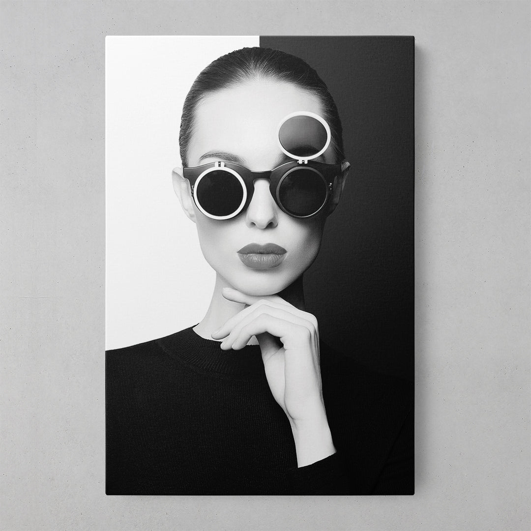 Chic Monochrome Elegance: Black and White Art Print